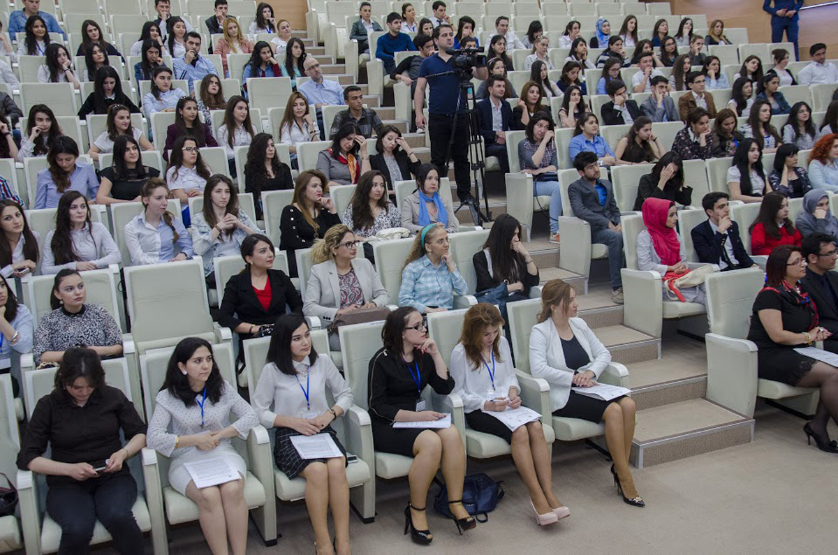 В Баку прошел первый Общереспубликанский форум молодых психологов (ФОТО)