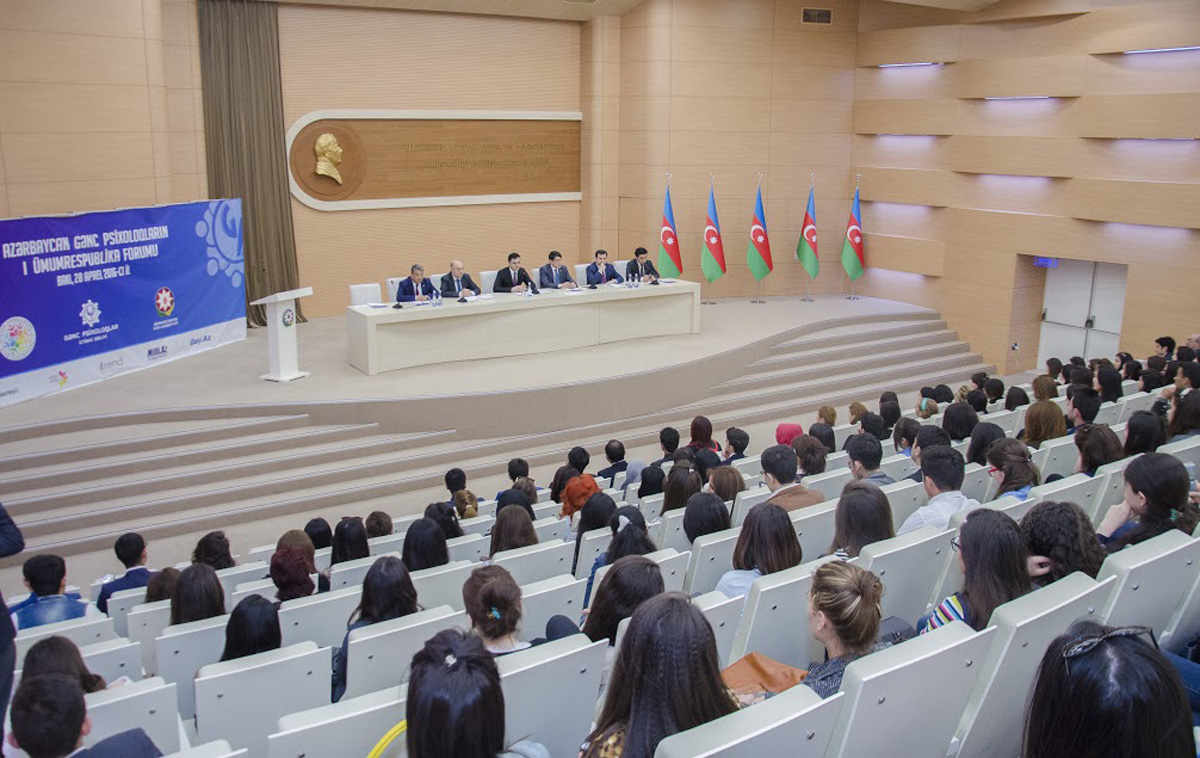 В Баку прошел первый Общереспубликанский форум молодых психологов (ФОТО)