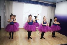 Юные бакинцы отметили Международный день танца (ФОТО)