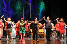 Как певица Алмаз Алескерли поразила театралов (ФОТО)