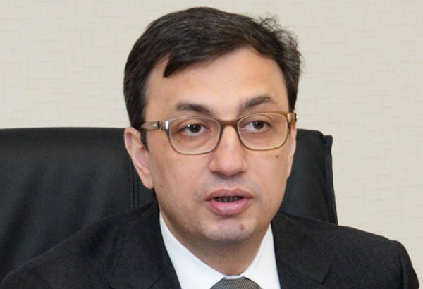 Руфат Асланлы: Курс нацвалюты Азербайджана не связан с ценами на нефть