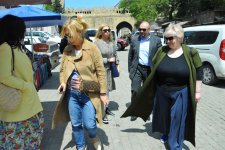 Известные российские актеры приобрели сувениры в Ичери Шехер (ФОТО)