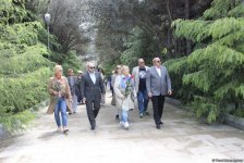 Галина Польских и Валентин Смирнитский посетили Аллею почетного захоронения в Баку (ФОТО)