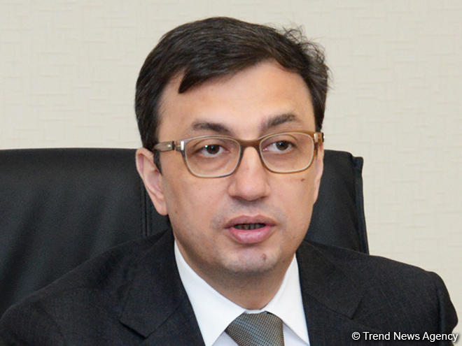 Руфат Асланлы: Курс нацвалюты Азербайджана не связан с ценами на нефть