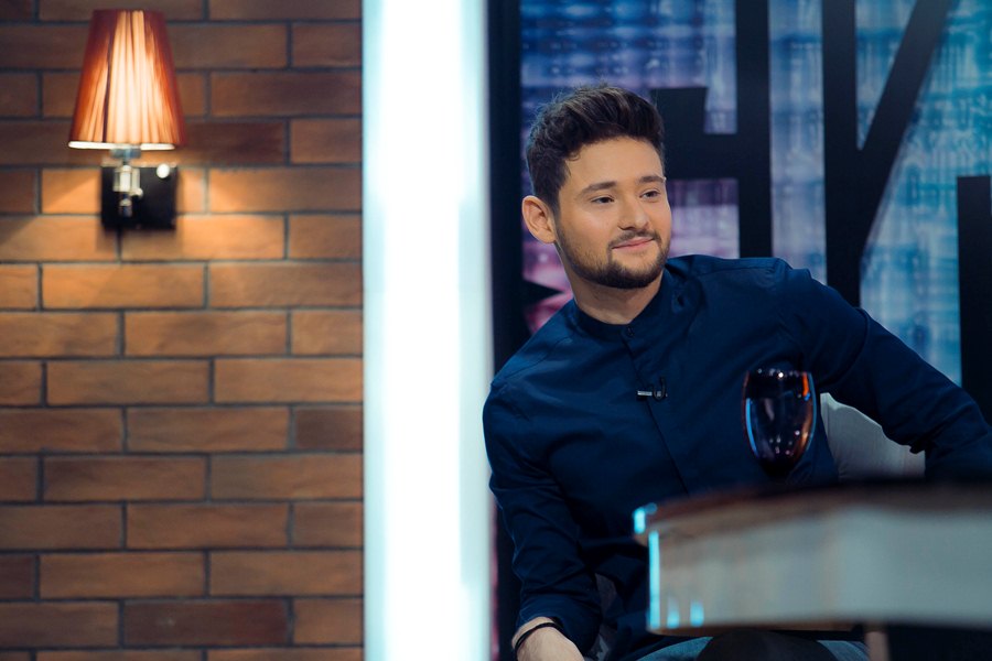 Победитель "Евровидения" в гостях у азербайджанских ведущих (ФОТО, ВИДЕО)