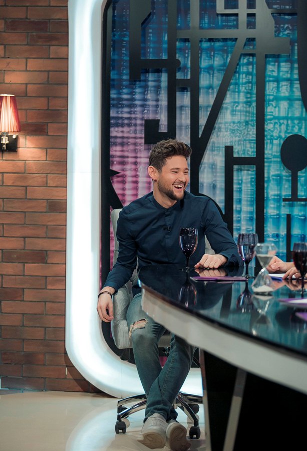 Победитель "Евровидения" в гостях у азербайджанских ведущих (ФОТО, ВИДЕО)