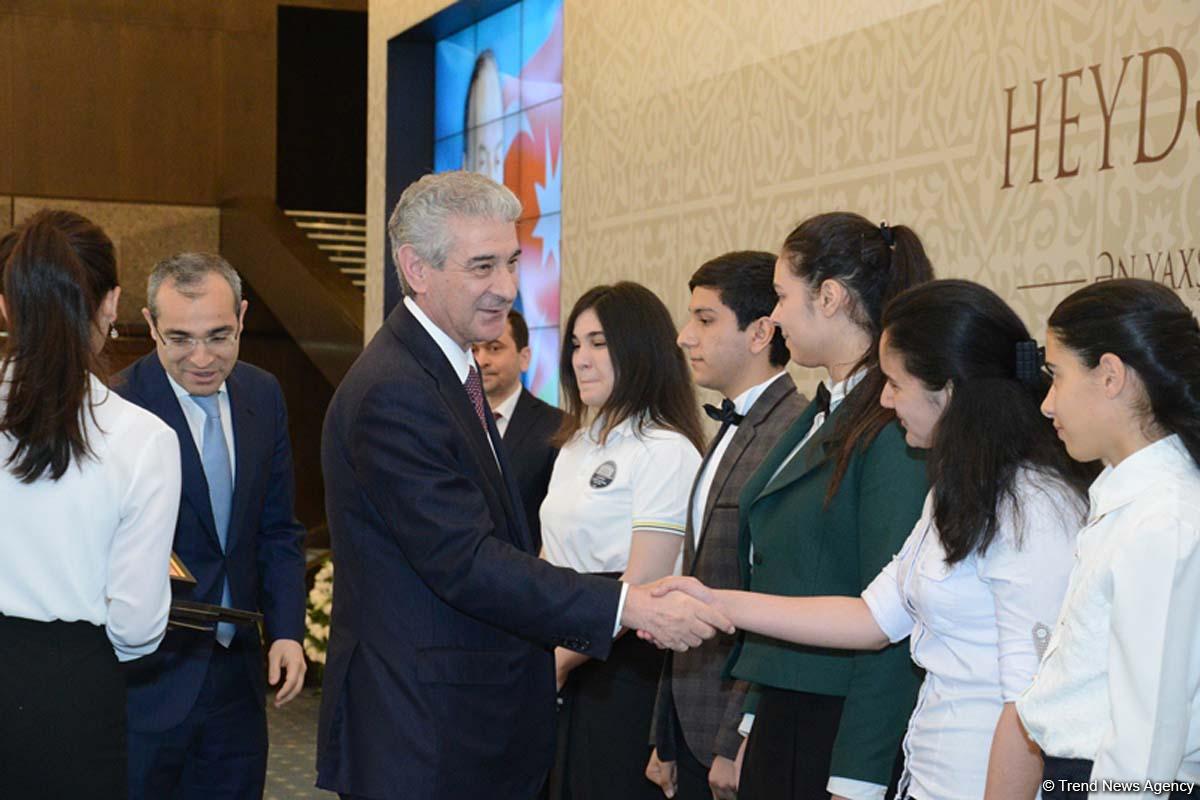 В Баку прошла церемония награждения победителей конкурса «Лучшая презентация» (ФОТО)