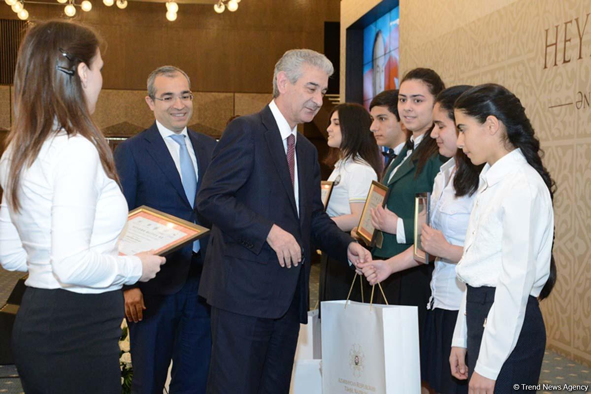 В Баку прошла церемония награждения победителей конкурса «Лучшая презентация» (ФОТО)