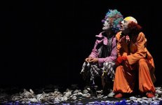 Старый клоун и азербайджанские актеры на берегу Черного моря (ФОТО)