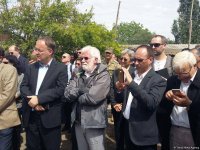 Представители дипкорпуса в Азербайджане осмотрели обстрелянные армянами дома в Агдамском районе (ФОТО)