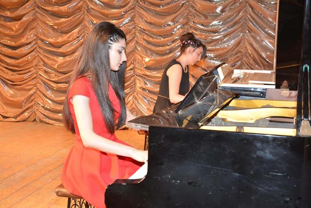 В Баку состоялся концерт, посвященный 93-й годовщине со дня рождения общенационального лидера Гейдара Алиева (ФОТО)