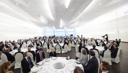 Президент Азербайджана и его супруга приняли участие в  официальном приеме в связи с 93-й годовщиной со дня рождения общенационального лидера Гейдара Алиева и  71-летием  Победы над фашизмом (ФОТО)