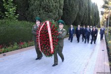 Главы дипмиссий стран СНГ возложили венок к Мемориалу воинской славы в Баку (ФОТО)
