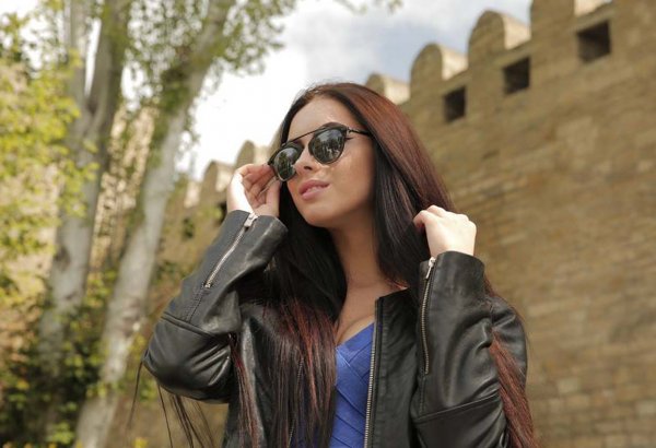 Бакинский шансон и украинская модель: "Возьми меня с собой" (ВИДЕО, ФОТО)