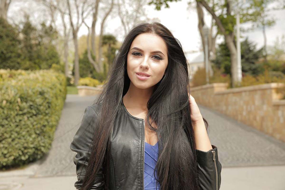 Бакинский шансон и украинская модель: "Возьми меня с собой" (ВИДЕО, ФОТО)