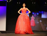Ведущей моделью Baku Fashion Week стала турецкая звезда Тууче Сарыкая (ФОТО)