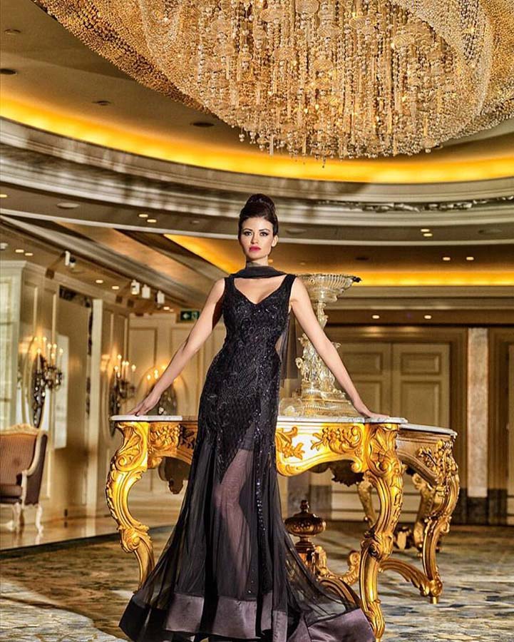 Ведущей моделью Baku Fashion Week стала турецкая звезда Тууче Сарыкая (ФОТО)