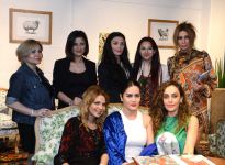 От Нью-Йорка до Баку - Удивительная красота и изящество цветка Xары бюльбюль в коллекциях азербайджанских дизайнеров (ФОТО)