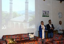 В CHELEBI прошла презентация коллекции Лалы Агаевой "Хары бюльбюль" (ФОТО)