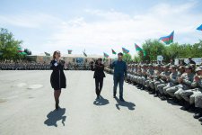 Роза Зяргярли выступила с концертами в воинских частях Мингячевира и Шамкира  (ФОТО)