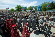 Роза Зяргярли выступила с концертами в воинских частях Мингячевира и Шамкира  (ФОТО)