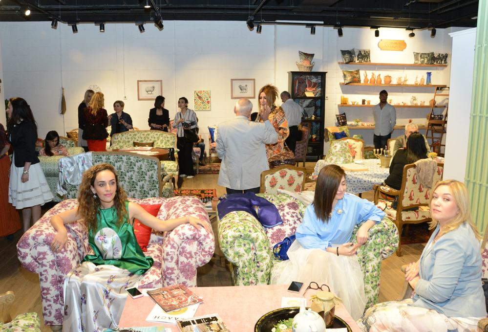 В CHELEBI прошла презентация коллекции Лалы Агаевой "Хары бюльбюль" (ФОТО)