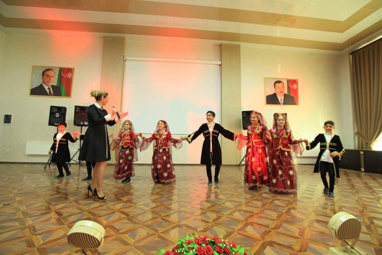 Роза Зяргярли выступила с концертами в воинских частях Мингячевира и Шамкира  (ФОТО)