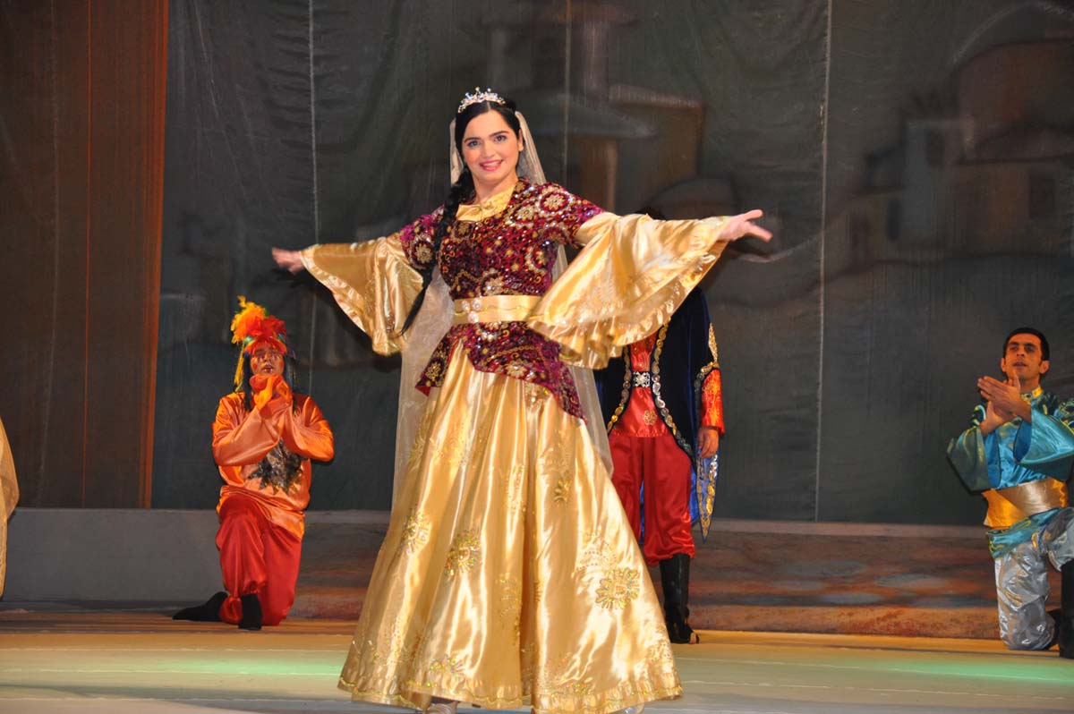 Азербайджанская актриса пройдет летнее обучение в школе Александра Калягина (ФОТО)