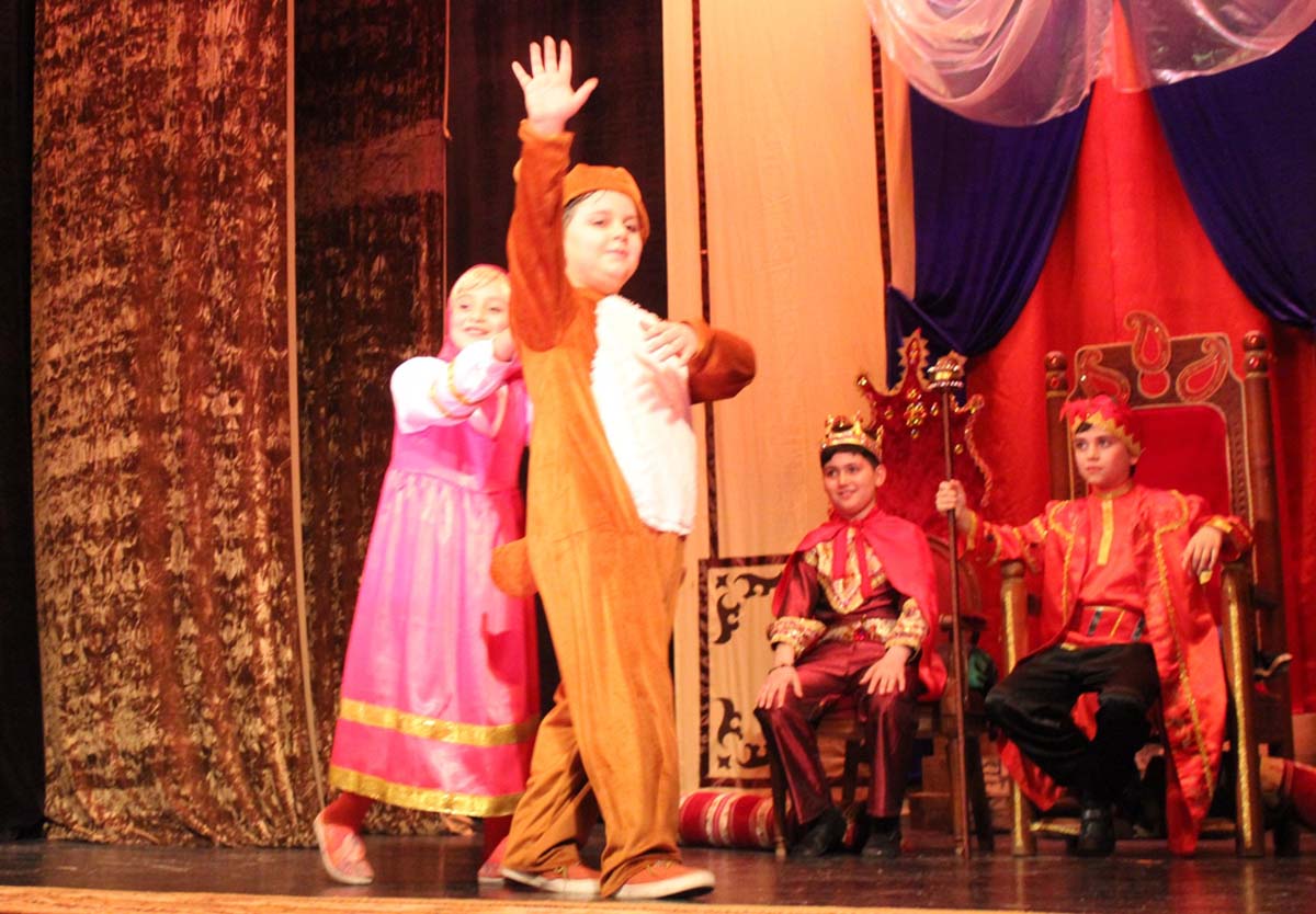 Юные артисты театра-студии Oyuq выступили с концертной программой (ФОТО)