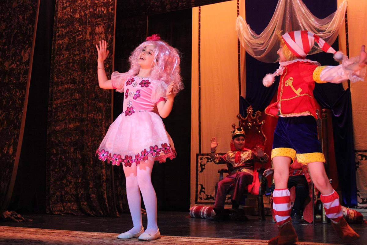 Юные артисты театра-студии Oyuq выступили с концертной программой (ФОТО)