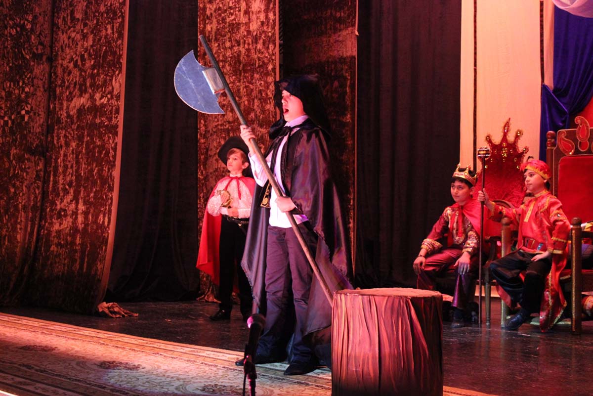 Юные артисты театра-студии Oyuq выступили с концертной программой (ФОТО)