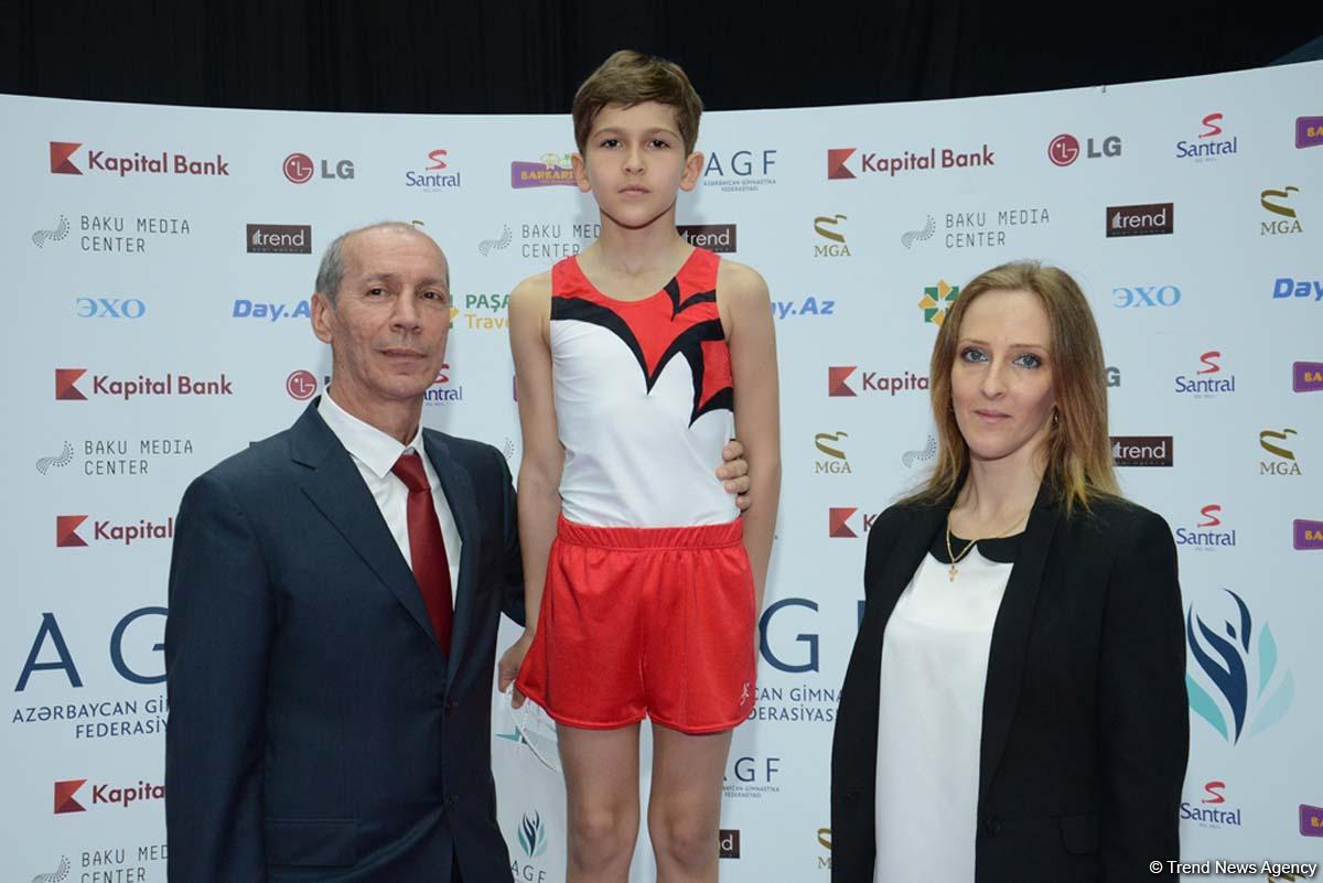 Награждены победители второго дня соревнований чемпионата Азербайджана по прыжкам на батуте и тамблингу (ФОТО)