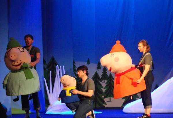 Впервые в Баку: Свинка Пеппа показала яркое, динамичное и жизнерадостное представление (ФОТО)