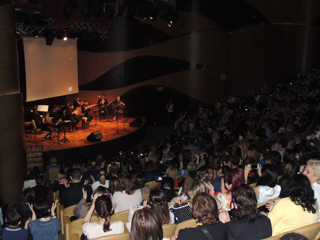 Интересный эксперимент итальянцев и азербайджанцев в Баку (ФОТО)