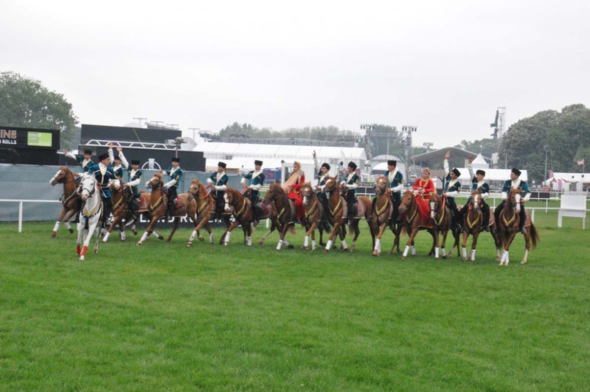 Карабахские скакуны восхитили Европу – юбилей Королевы Англии (ВИДЕО, ФОТО)