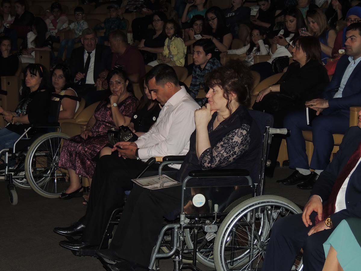 Уникальный концерт музыкантов с физическими ограничениями в Баку (ФОТО)