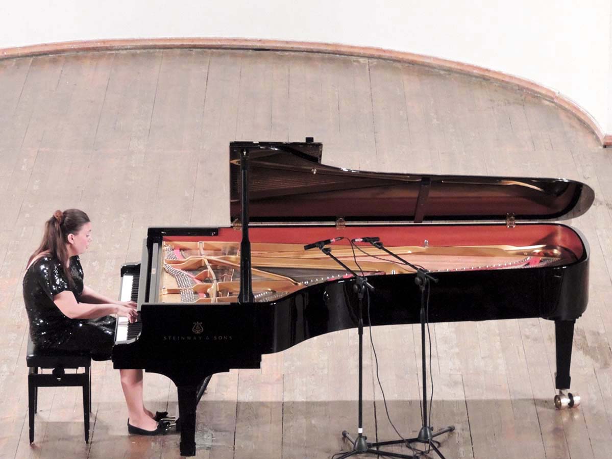 В Баку выступила известная российская пианистка (ФОТО)