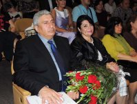 В Баку прошла презентация книги "Seçilənlər" Гюнель Анаргызы (ФОТО)