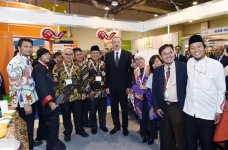 Президент Азербайджана ознакомился с международными выставками пищевой промышленности и сельского хозяйства в Баку (ФОТО)