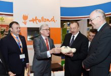 Президент Азербайджана ознакомился с международными выставками пищевой промышленности и сельского хозяйства в Баку (ФОТО)