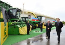 Президент Азербайджана ознакомился с международными выставками пищевой промышленности и сельского хозяйства в Баку (ФОТО)