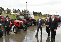 Президент Азербайджана ознакомился с международными выставками пищевой промышленности и сельского хозяйства в Баку (ФОТО)