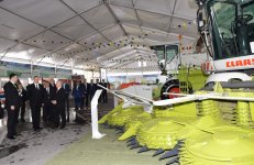 Президент Азербайджана ознакомился с международными выставками пищевой промышленности и сельского хозяйства в Баку (ФОТО)