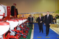 Президент Азербайджана ознакомился с международными выставками пищевой промышленности и сельского хозяйства в Баку (ФОТО)