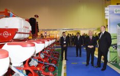 Президент Азербайджана ознакомился с международными выставками пищевой промышленности и сельского хозяйства в Баку (ФОТО)