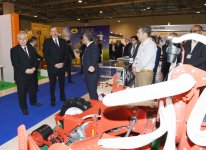 Президент Азербайджана ознакомился с международными выставками пищевой промышленности и сельского хозяйства в Баку (ФОТО)