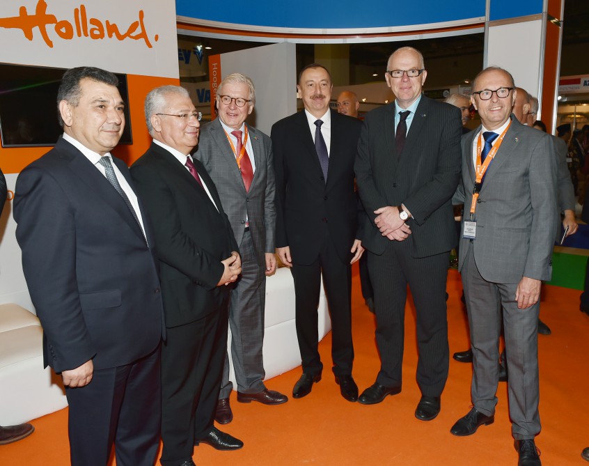 Президент Азербайджана ознакомился с международными выставками пищевой промышленности и сельского хозяйства в Баку (ФОТО)