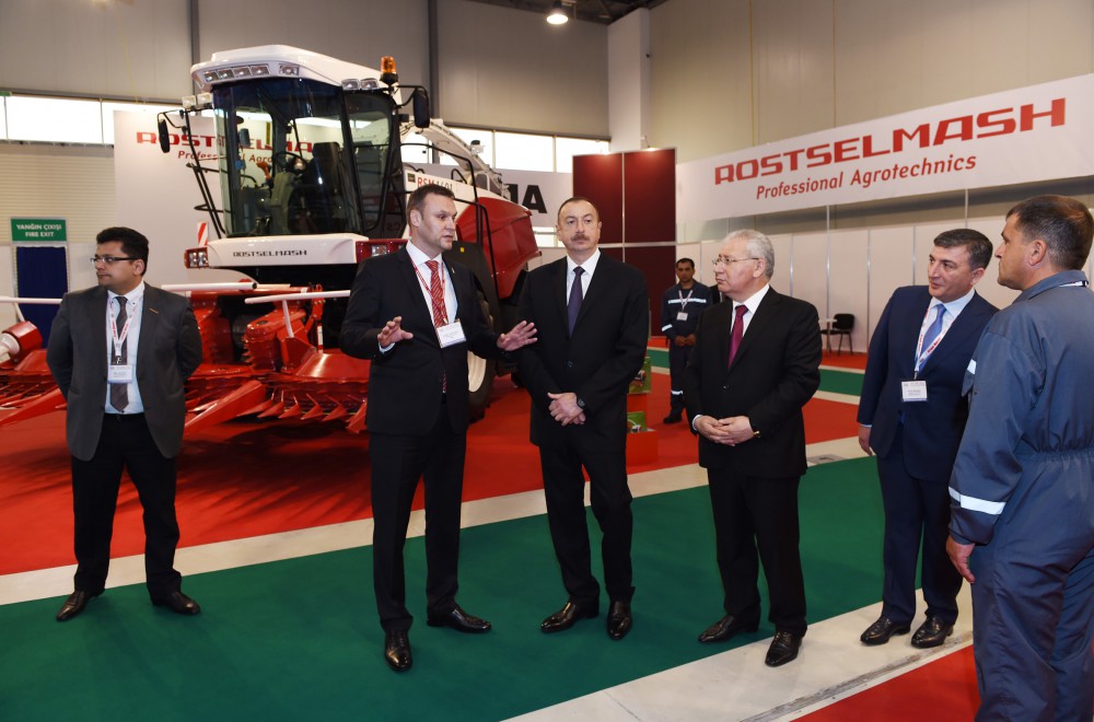 Президент Азербайджана ознакомился с международными выставками пищевой промышленности и сельского хозяйства в Баку (ФОТО)