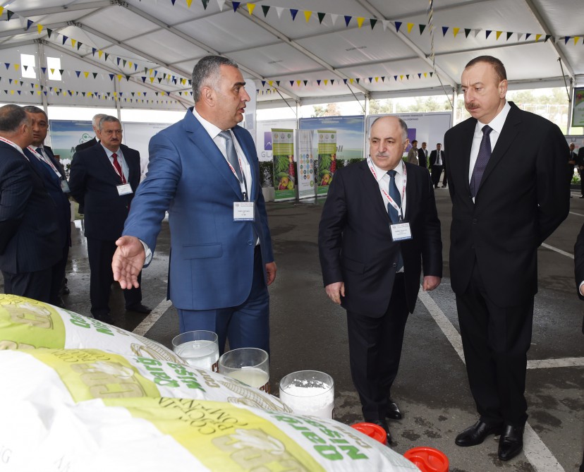 Президент Азербайджана ознакомился с международными выставками пищевой промышленности и сельского хозяйства в Баку (ФОТО)