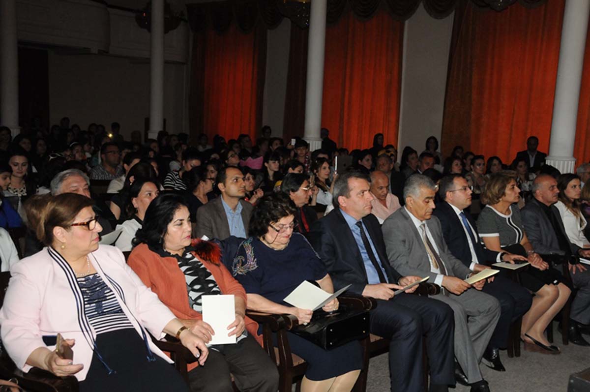 В Баку представлена музыкальная программа "Жемчужины Карабаха" (ФОТО)